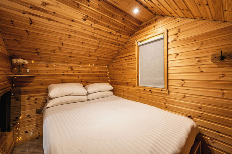 Bedroom 3, Delny Glamping, Highland