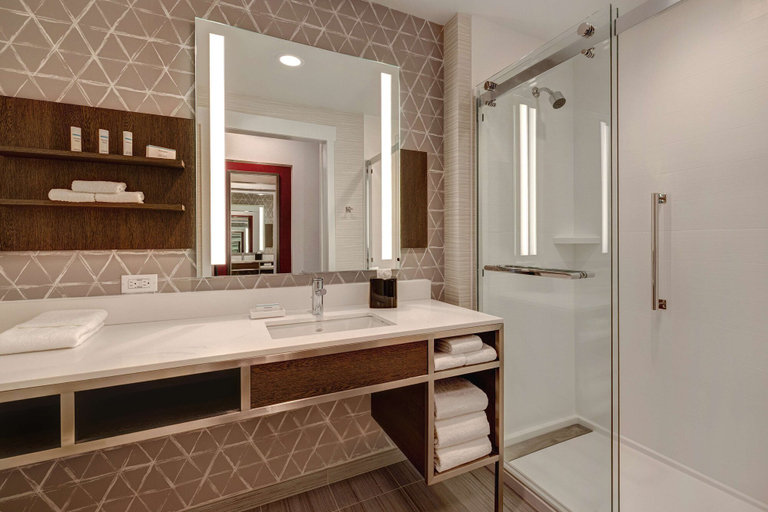 Bathroom 5, Hilton Garden Inn Temecula, CA, Riverside