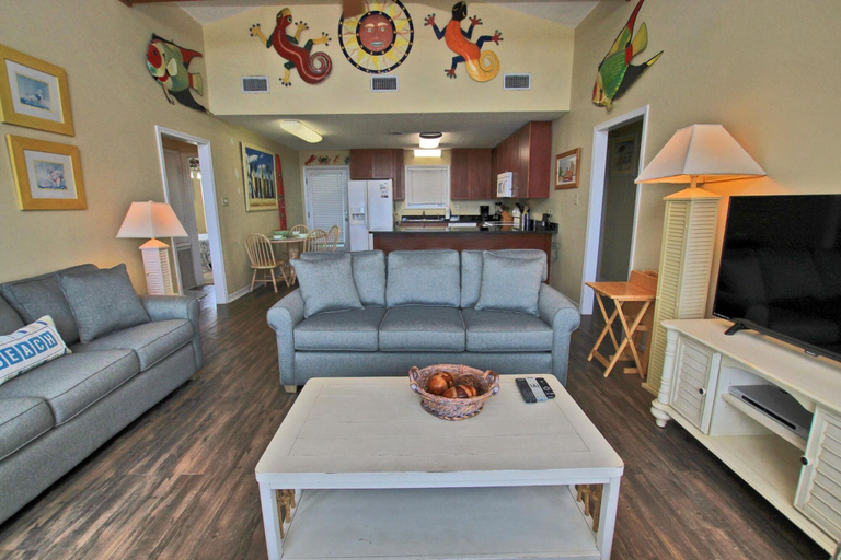 Others 5, Cabana Beach House, Baldwin
