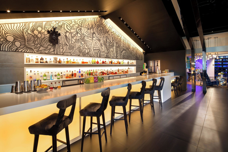 Food & Drinks 5, W Bellevue, King