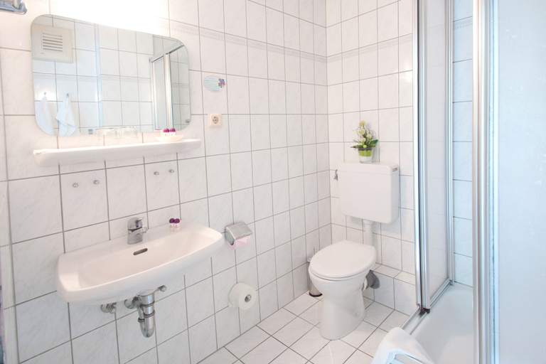 Bathroom 3, Pension Burk, Marburg-Biedenkopf