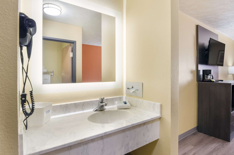 Bathroom 3, Americas Best Value Inn & Suites Independence VA, Grayson