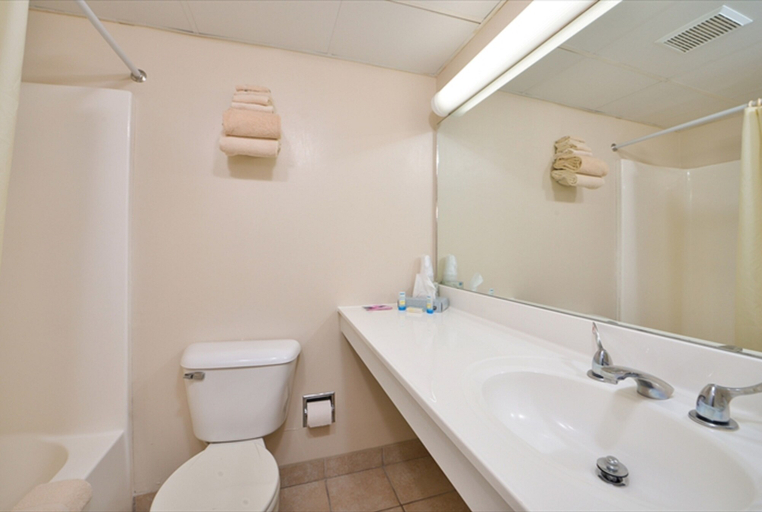 Bathroom 4, Sea Bay Hotel, Worcester