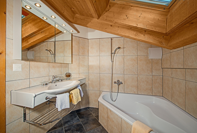 Bathroom 3, Hotel Dufour Chalet, Visp