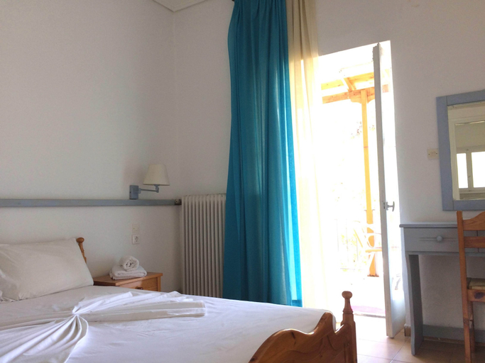 Bedroom 3, Paradisos studios, North Aegean