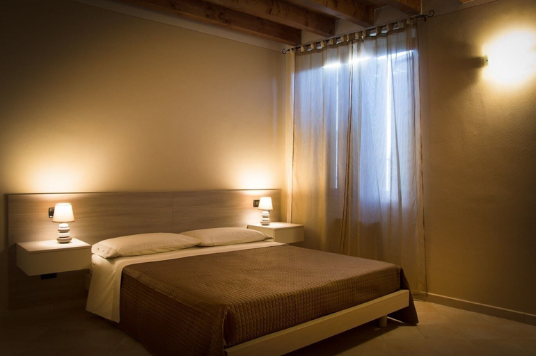 Bedroom 3, Al Borgo - Trattoria con Alloggio, Brescia