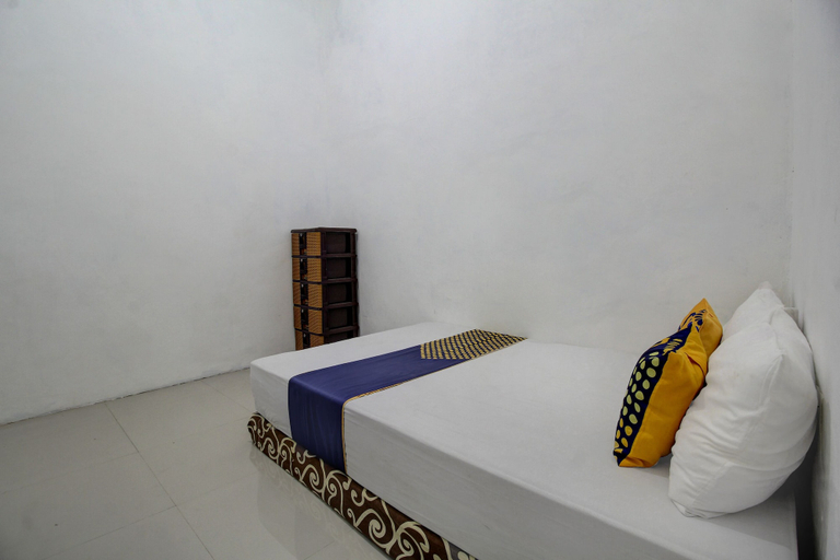 Bedroom 3, Hotel O Alif House Syariah 2, Kediri