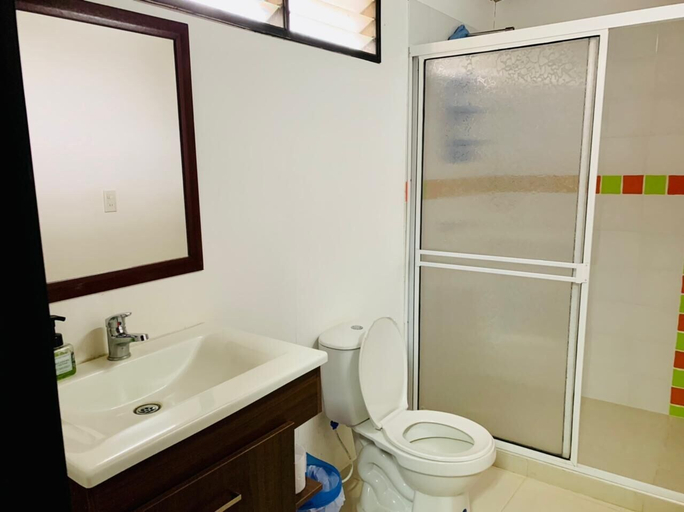 Bathroom 4, Finca Villa Maju km24, Santiago de Cali
