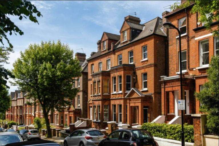 Exterior & Views 2, Homely 2 Bedroom Victorian Apartment in Hampstead, London