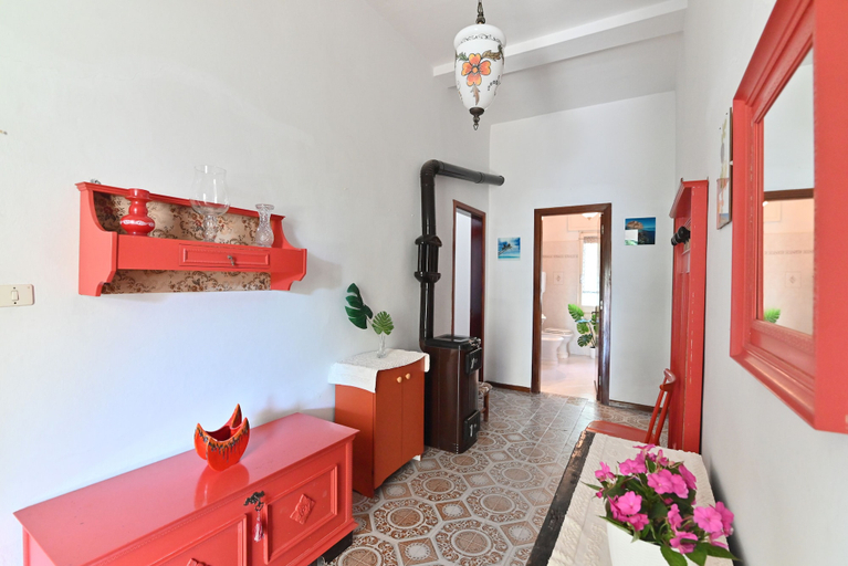 Others 5, IzzHome Colonial, Cagliari