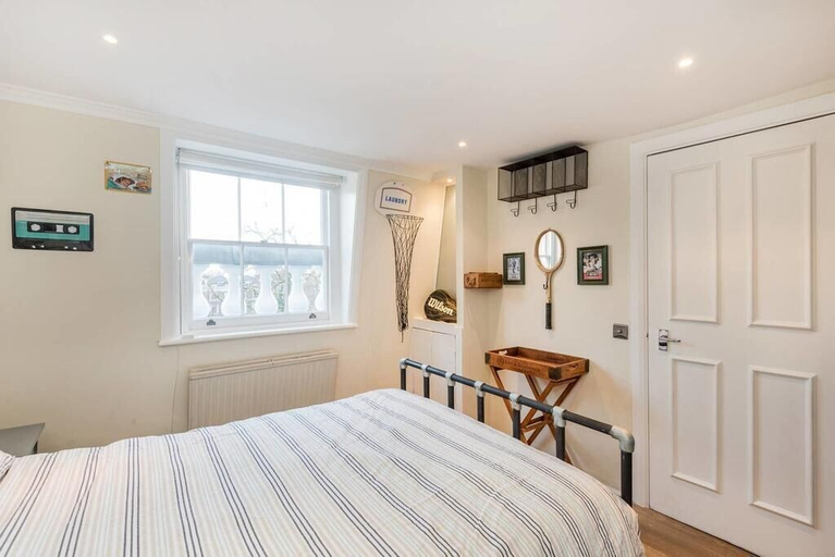 Bedroom 3, Lovely 1BR Flat Walk to Hyde Park, London