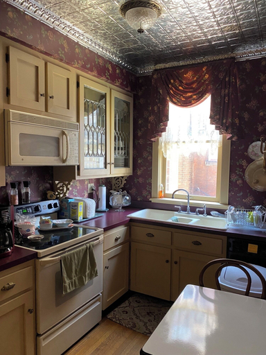 Others 4, Sturgis House, Columbiana