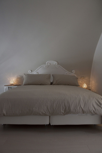 Room 3, Garibaldi Exclusive Apartments, Bari