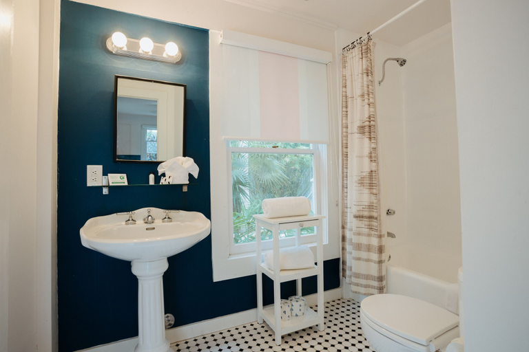 Bathroom 4, Miami River Inn By Renzzi, Miami-Dade