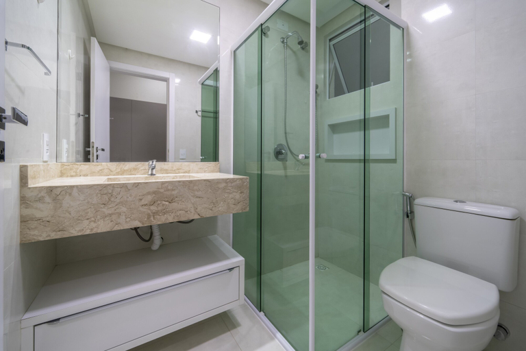 Bathroom 4, 812 - Di Trento 303, Bombinhas