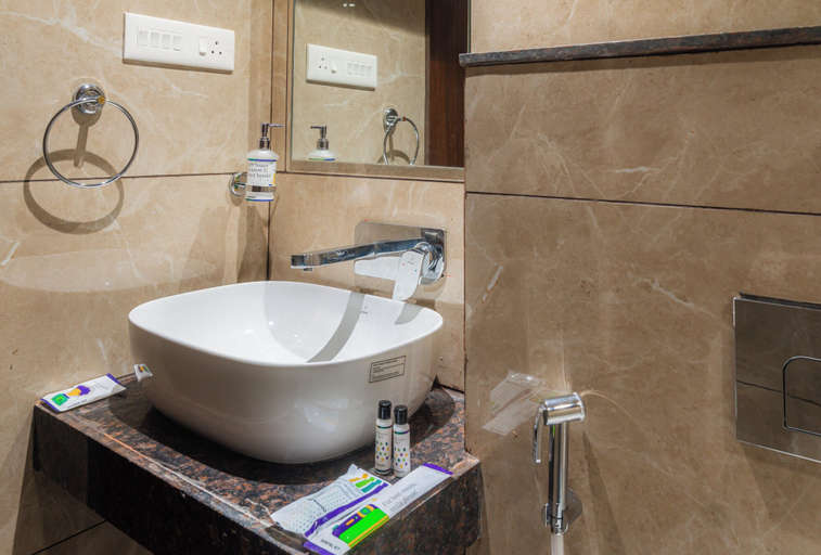 Bathroom 5, Treebo Serenity Inn, Koregaon Park, Pune