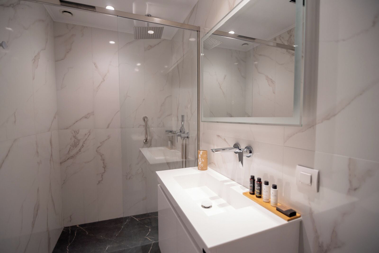 Bathroom 5, Contessa Bianca San Rocco Luxury Residences, Ionian Islands