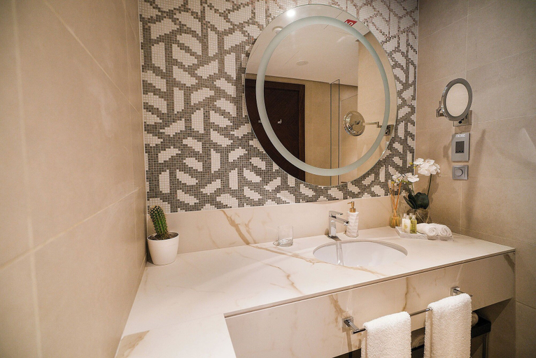 Bathroom 5, The Townhouses The Pearl, Doha