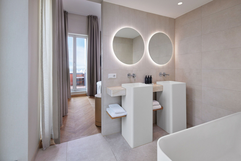 Bathroom 5, The Market Hotel Groningen, Groningen
