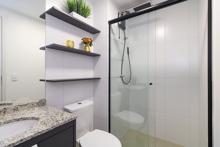 Bathroom 4, Estúdio Moderno com AC e Rooftop, São Paulo