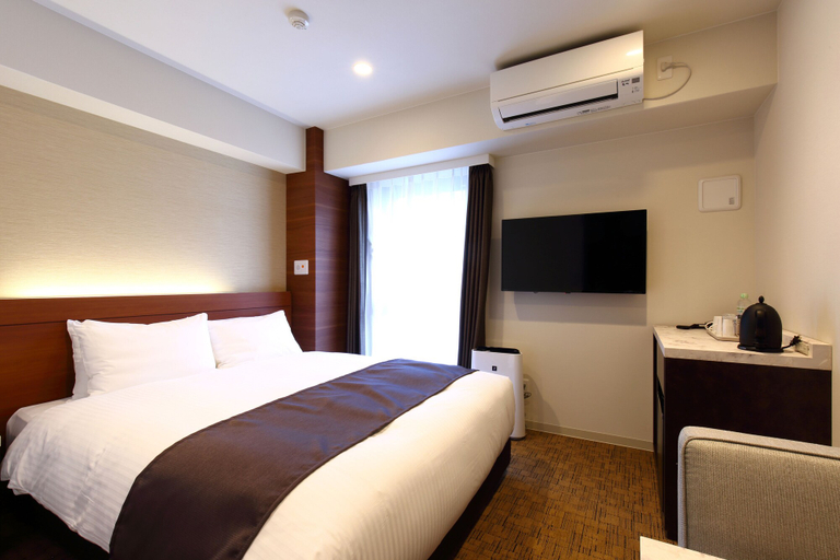 Bedroom 3, Luxcare Hotel, Osaka