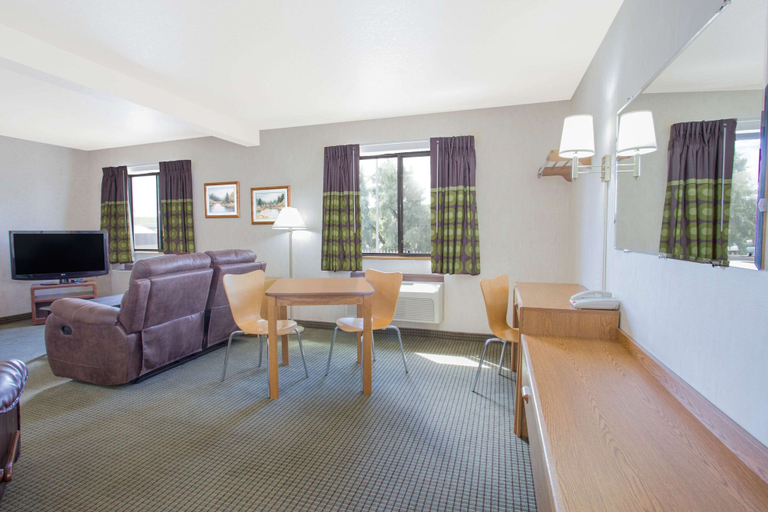 Others 5, Super 8 by Wyndham Havre, Hill