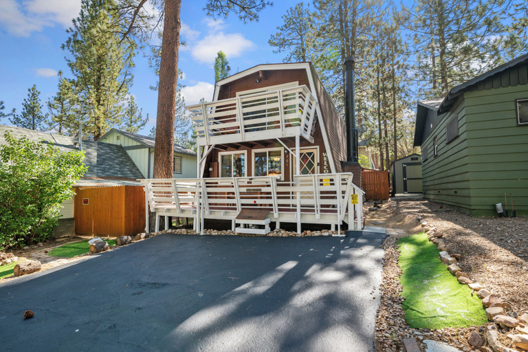 Others 1, A Beary Happy Cabin, San Bernardino