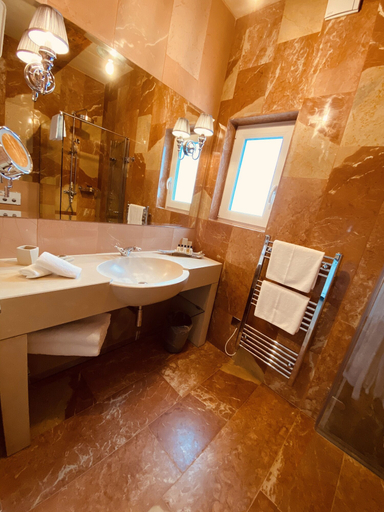Bathroom 5, Lulu Boutique Hotel