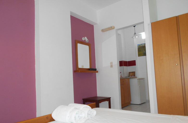 Bedroom 3, Garifalia Studio's, Faistos