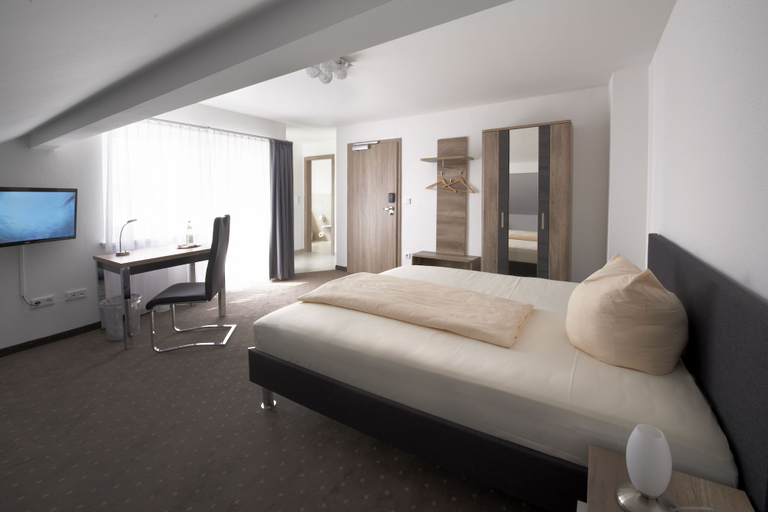 Bedroom 3, HOTEL NEW IN - Ingolstadt - Gaimersheim, Eichstätt