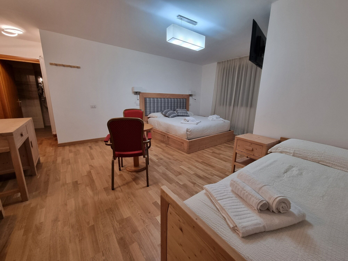 Bedroom 2, Hotel Piz Boè, Trento