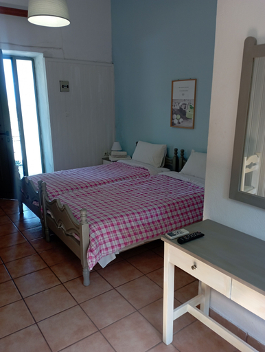 Bedroom 4, Paradisos studios, North Aegean