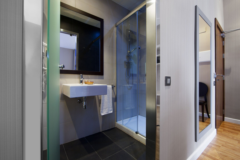 Bathroom 5, Hostal Bcn Ramblas, Barcelona