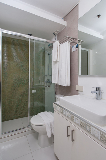 Bedroom 5, KL Serviced Residences, Makati City