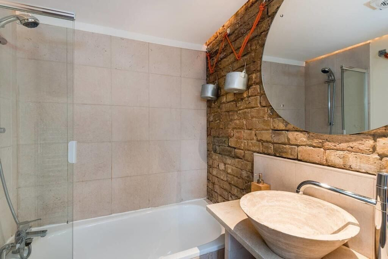 Bathroom, Lovely 1BR Flat Walk to Hyde Park, London