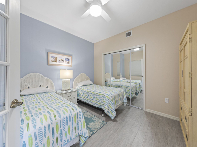 Bedroom 1, Bella Lago 324, Lee