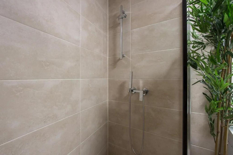 Bathroom 2, Central Business Apartment, Belgrade
