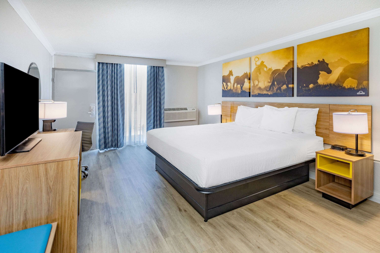 Bedroom 4, Days Inn by Wyndham Del Rio, Val Verde