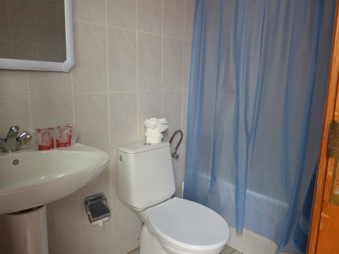 Bathroom 5, Hotel Germán, Santa Cruz de Tenerife