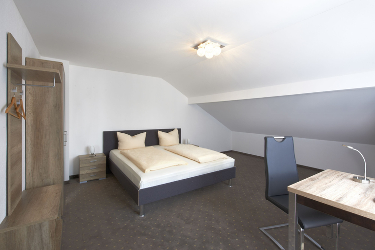Bedroom 2, HOTEL NEW IN - Ingolstadt - Gaimersheim, Eichstätt