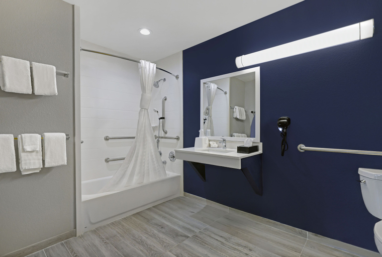 Bathroom 5, Atrea Inn Amarillo, Potter