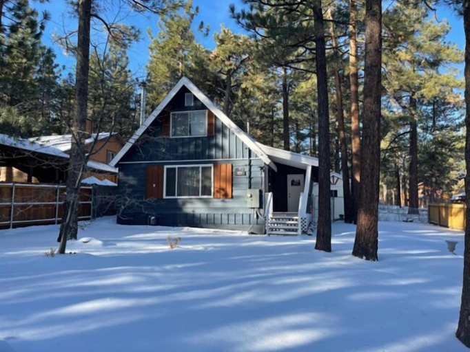 Exterior & Views 2, Vanderhut Chalet, San Bernardino