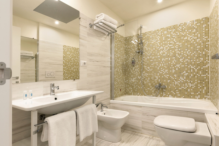 Bathroom 5, Adesso Hotel, Rome