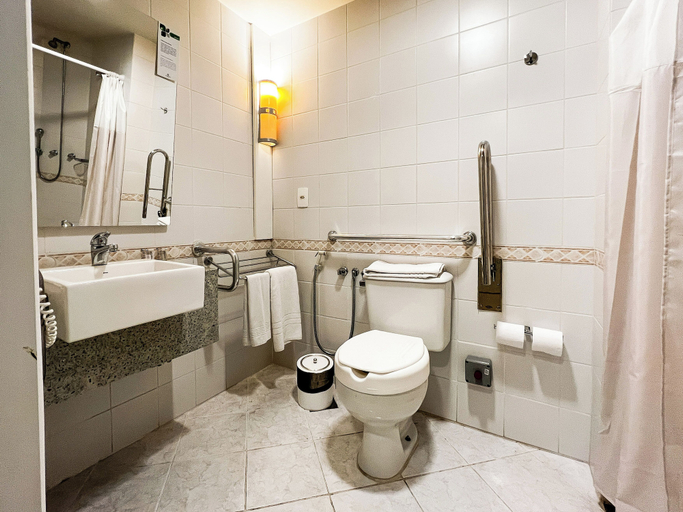Bathroom 4, Master Curitiba, Curitiba