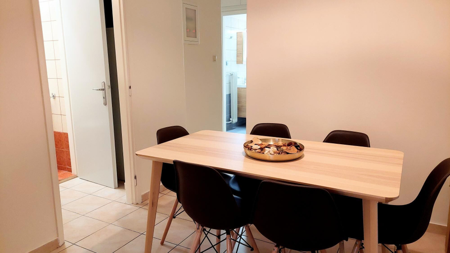 Others 3, Big Apartment in Acropolis Museum, Attica