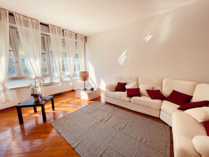 Living area 2, Lemon Tree Resort - FreeParking, Genova