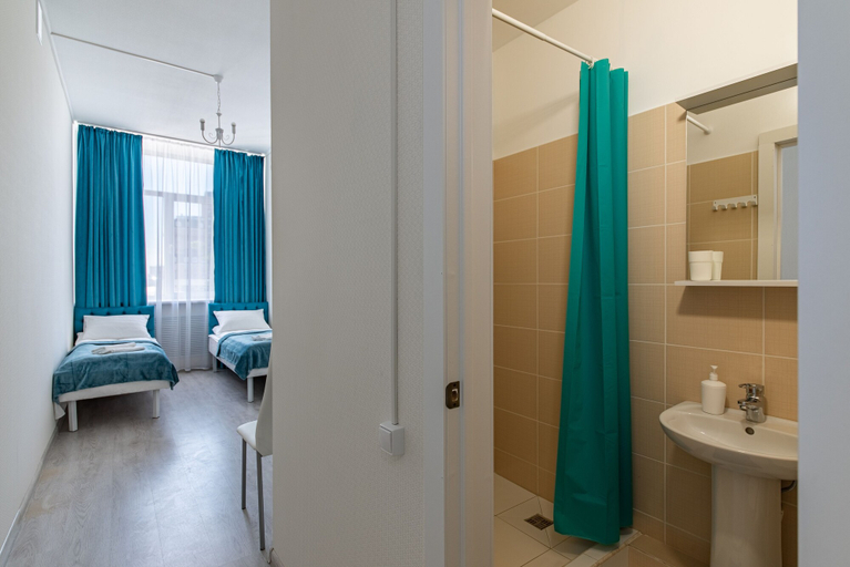 Bathroom 3, Hotel Dynasty on Belorusskaya, Northern