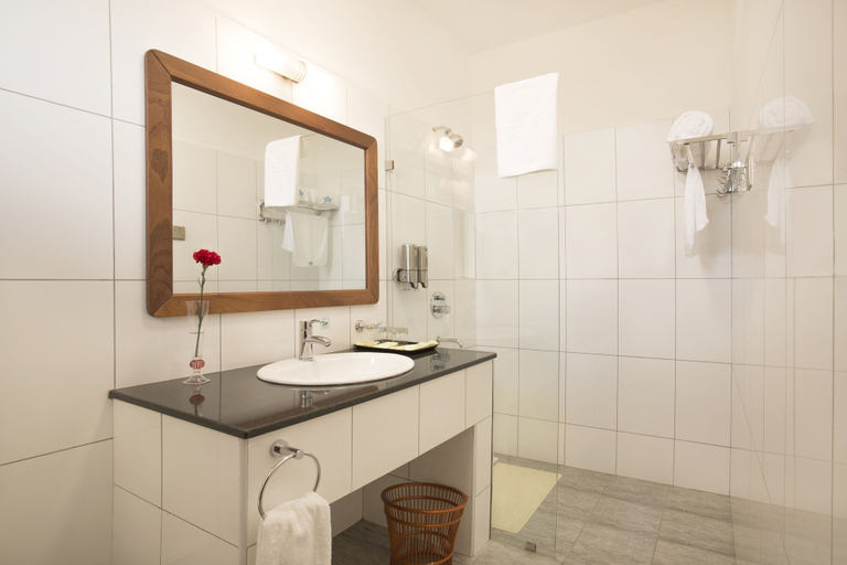 Bathroom 5, Lotos Inn & Suites, Nairobi, Westlands