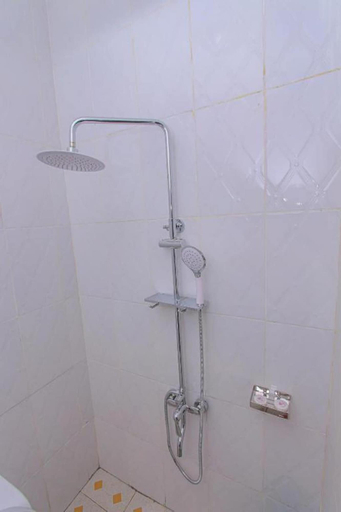 Bathroom 4, Mbale Emperor's Motel, Mbale