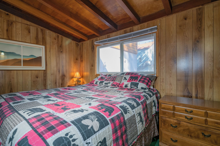 Bedroom 2, A Wonderland, San Bernardino